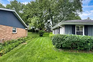 521 Alta Loma Dr, Thiensville, WI 53092 - Photo 8