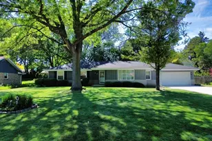 521 Alta Loma Dr, Thiensville, WI 53092 - Photo 1
