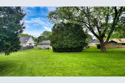 521  Alta Loma Dr, Thiensville, WI 53092 - Photo 12