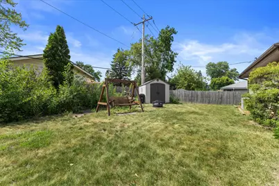 6265 S 38th St, Greenfield, WI 53221 - Photo 32