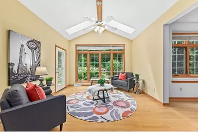 2379  Stoney Ln, Grafton, WI 53024 - Photo 8