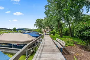 1722 Journeys Dr, Delafield, WI 53029 - Photo 8