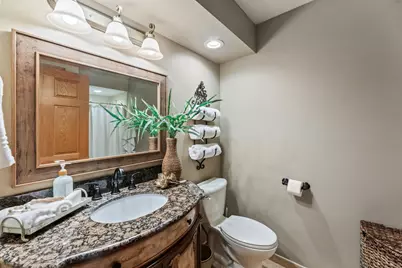 1722  Journeys Dr, Delafield, WI 53029 - Photo 18