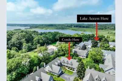 1722  Journeys Dr, Delafield, WI 53029 - Photo 2