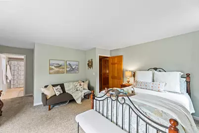 1722  Journeys Dr, Delafield, WI 53029 - Photo 22