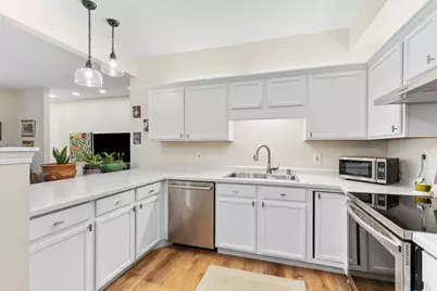 6200 S Creekside Dr #4, Cudahy, WI 53110 - Photo 16