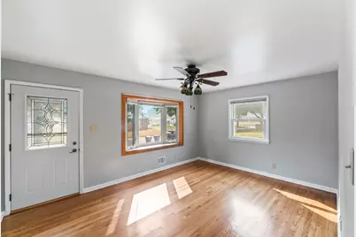 5745 S Melinda St, Milwaukee, WI 53221 - Photo 4