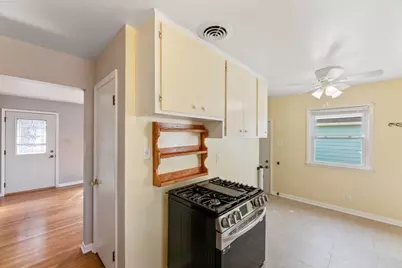 5745 S Melinda St, Milwaukee, WI 53221 - Photo 8