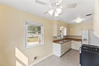 5745 S Melinda St, Milwaukee, WI 53221 - Photo 10
