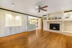 W212N10497 Parkland Cir, Germantown, WI 53017 - Photo 10