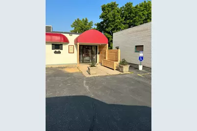421 N Wisconsin St, Elkhorn, WI 53121 - Photo 2