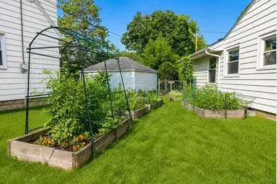5655 N Paradise Ln, Glendale, WI 53209 - Photo 20
