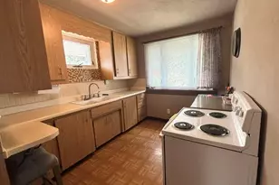 3735 Custer St, Manitowoc, WI 54220 - Photo 4