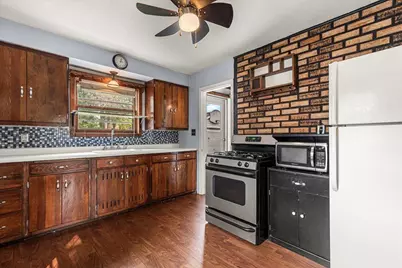 608  Pennsylvania Ave, West Bend, WI 53095 - Photo 12