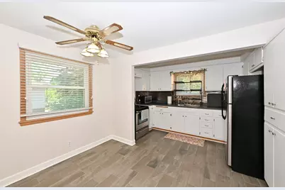 1531 N 116th St #1533, Wauwatosa, WI 53226 - Photo 4