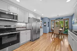 S75W17649 Harbor Cir, Muskego, WI 53150 - Photo 6