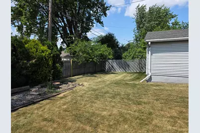 3244  Debra Ln, Racine, WI 53403 - Photo 6