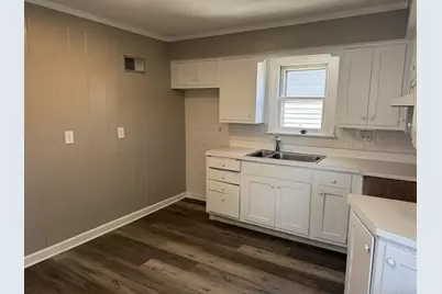 2122 S 77th St, West Allis, WI 53219 - Photo 6