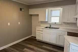 2122 S 77th St, West Allis, WI 53219 - Photo 6