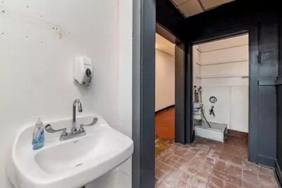 715 S 5th St, Milwaukee, WI 53204 - Photo 18