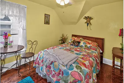 3463 N Bartlett Ave, Milwaukee, WI 53211 - Photo 18