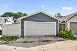 3463 N Bartlett Ave, Milwaukee, WI 53211 - Photo 40