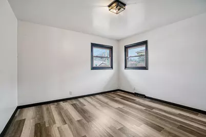 8610 W Potomac Ave, Milwaukee, WI 53225 - Photo 14