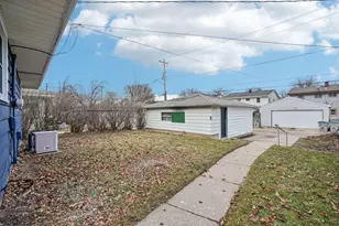8610 W Potomac Ave, Milwaukee, WI 53225 - Photo 24