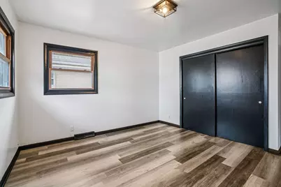 8610 W Potomac Ave, Milwaukee, WI 53225 - Photo 12
