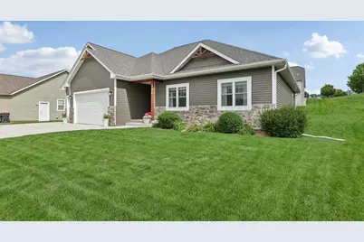 312  Coventry Cir, Johnson Creek, WI 53038 - Photo 2