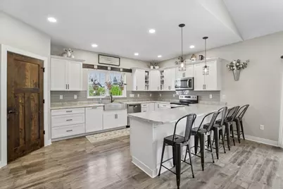 312  Coventry Cir, Johnson Creek, WI 53038 - Photo 14