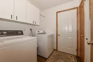1732 Erin Ln, Waukesha, WI 53188 - Photo 8