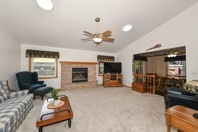 1732  Erin Ln, Waukesha, WI 53188 - Photo 4