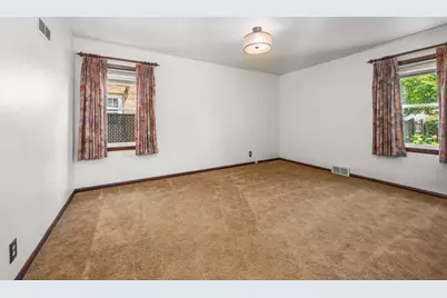 3940 N 80th St, Milwaukee, WI 53222 - Photo 10