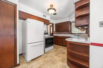 3940 N 80th St, Milwaukee, WI 53222 - Photo 2