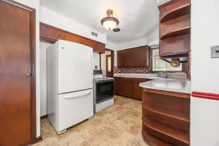 3940 N 80th St, Milwaukee, WI 53222 - Photo 2