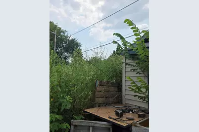 2233 S Woodward St, Milwaukee, WI 53207 - Photo 10