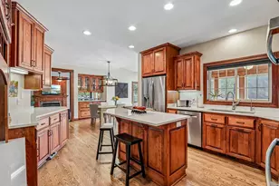 308 Copperfield Dr, Delafield, WI 53018 - Photo 6