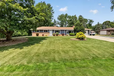 16000 W Santa Rosa Blvd, New Berlin, WI 53151 - Photo 2