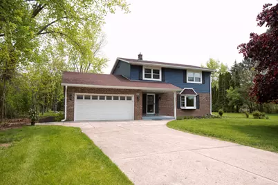 10234 N La Cresta Dr, Mequon, WI 53092 - Photo 32