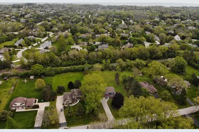 10234 N La Cresta Dr, Mequon, WI 53092 - Photo 30