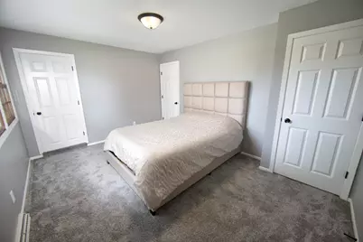 10234 N La Cresta Dr, Mequon, WI 53092 - Photo 18