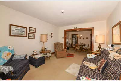 1901 E Hillcrest Ave, Milwaukee, WI 53207 - Photo 6