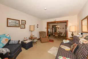 1901 E Hillcrest Ave, Milwaukee, WI 53207 - Photo 6