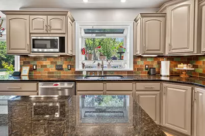 N8076  Kadad Ln, Troy, WI 53120 - Photo 8