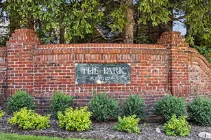 530 Park Cir, Elm Grove, WI 53122 - Photo 2