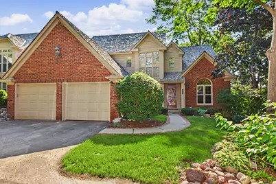 530  Park Cir, Elm Grove, WI 53122 - Photo 2