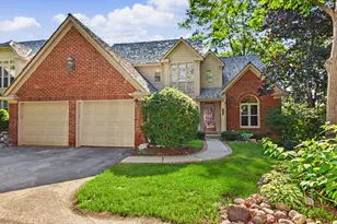 530 Park Cir, Elm Grove, WI 53122 - Photo 2