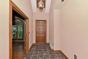530 Park Cir, Elm Grove, WI 53122 - Photo 10