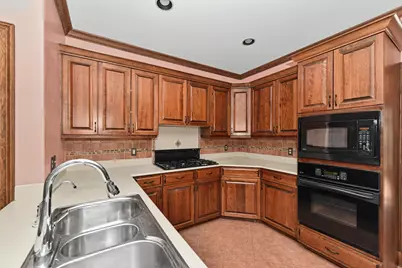 530  Park Cir, Elm Grove, WI 53122 - Photo 28
